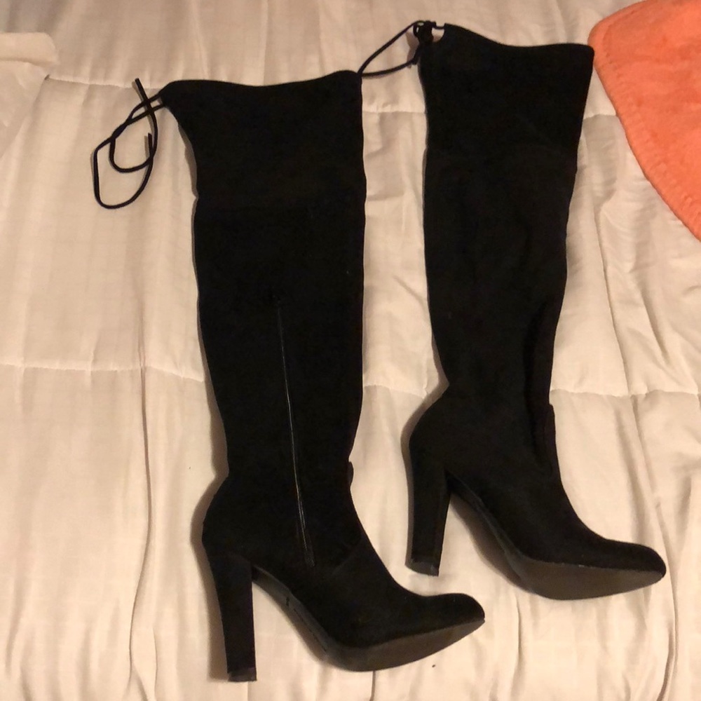 High knee black heels